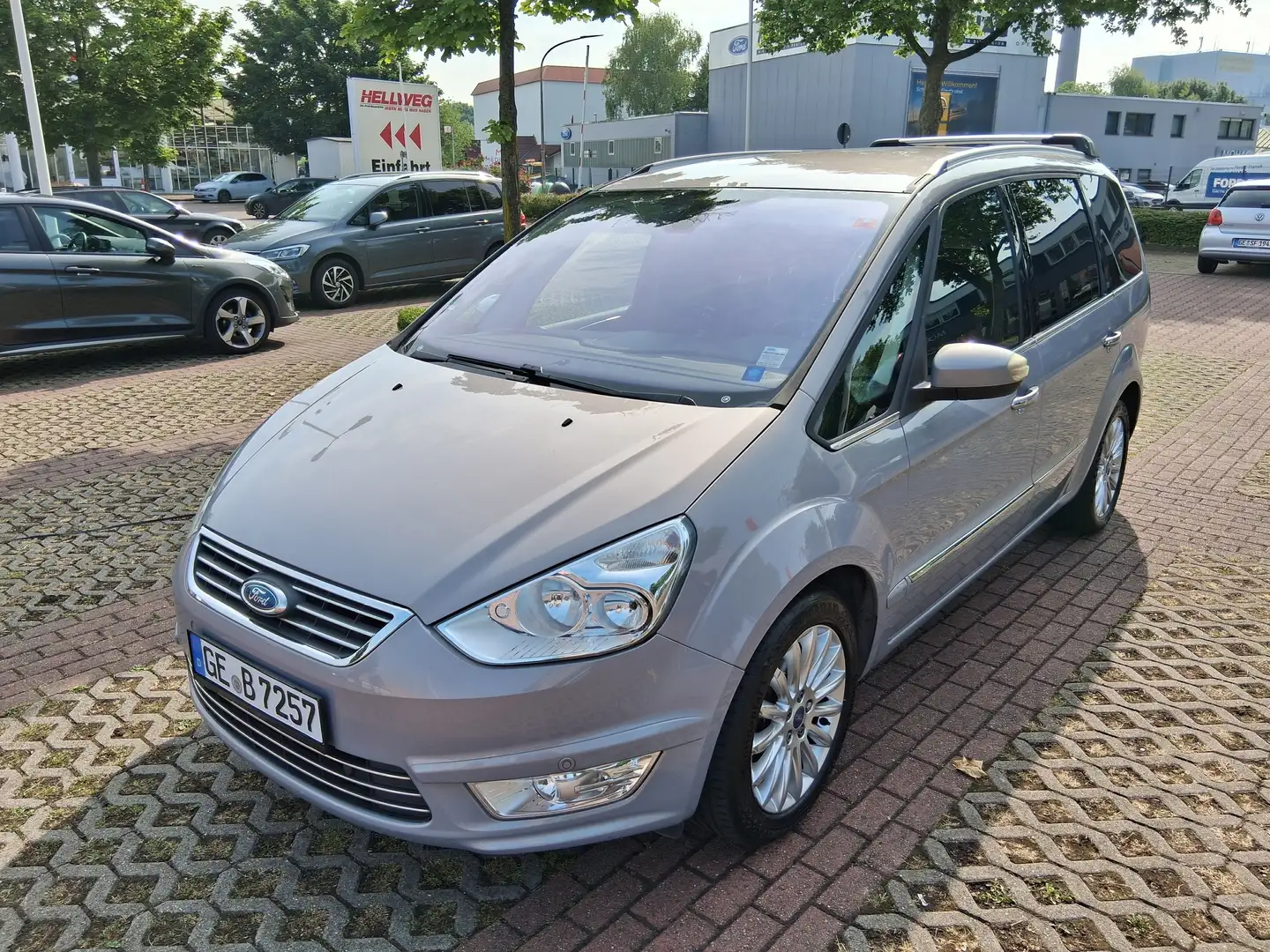 Ford Galaxy Galaxy 2.0 TDCi DPF Titanium Silber - 1