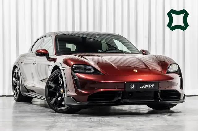 Porsche Taycan Turbo S Cross Turismo Cherry Red Pano BOSE HUD ACC