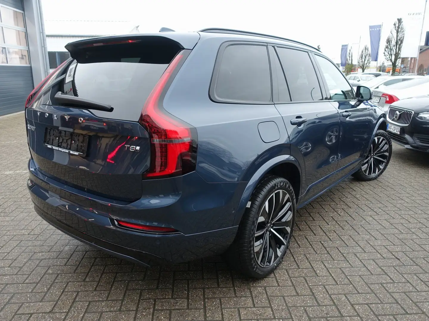 Volvo XC90 Plus Dark T8 AWD FOUR-C/360°KAMERA/AHK/B&W Blau - 2