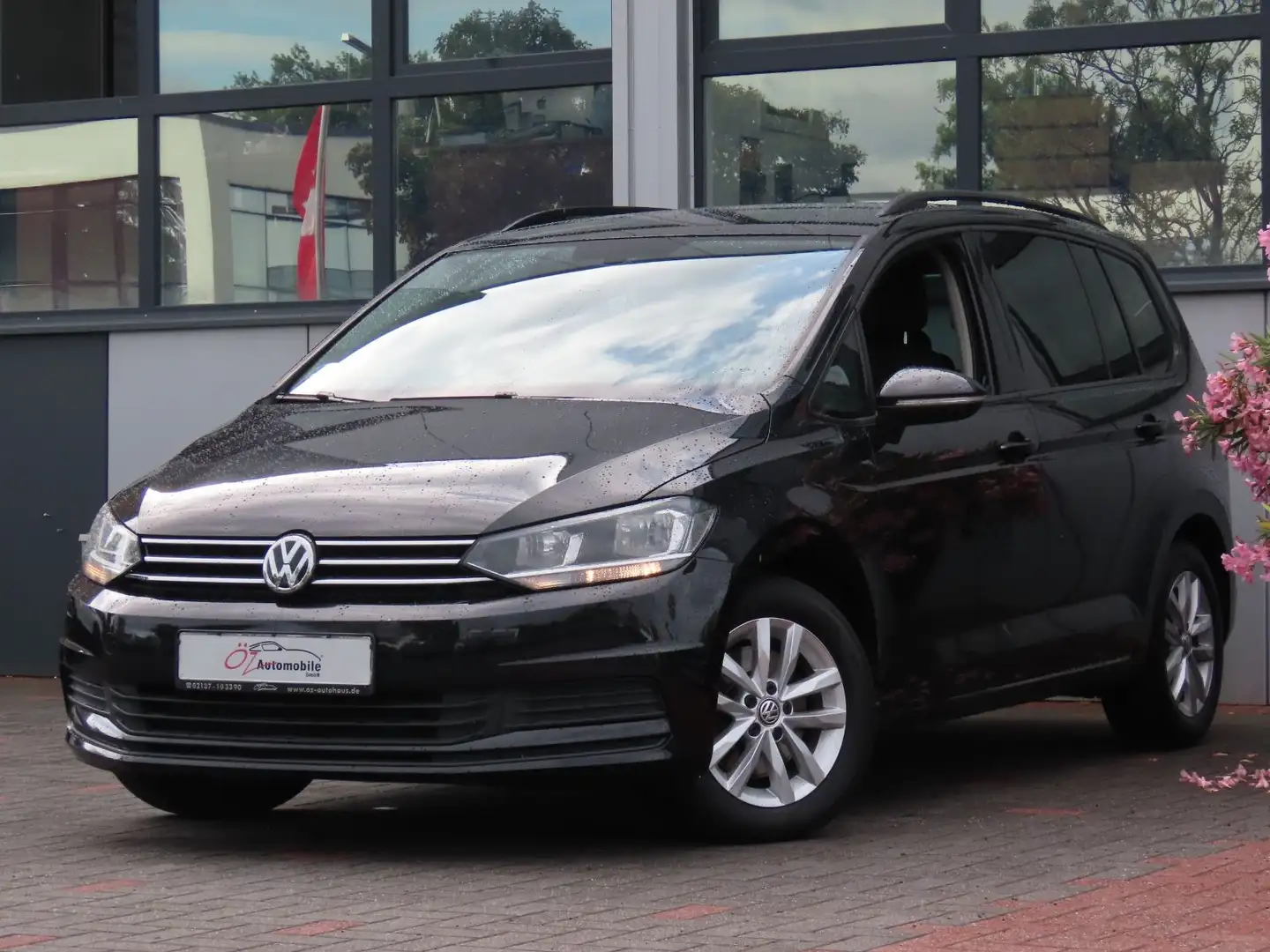 Volkswagen Touran 1.6 TDI SCR Comfortline Massage Kamera Noir - 2