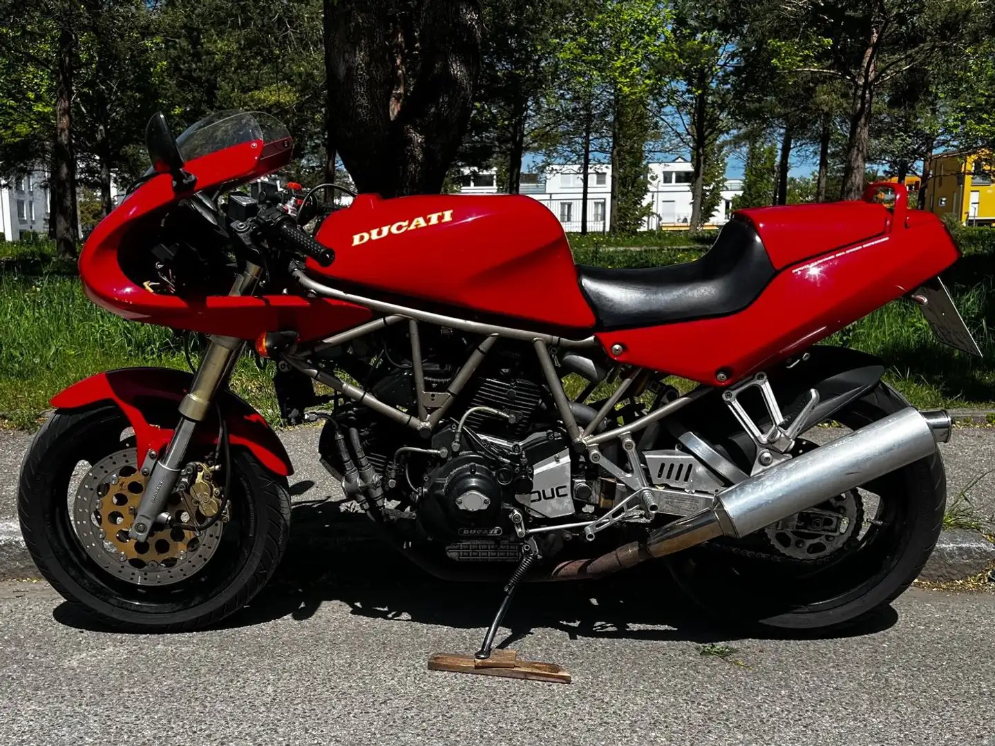 Ducati 900 SS Rood - 2