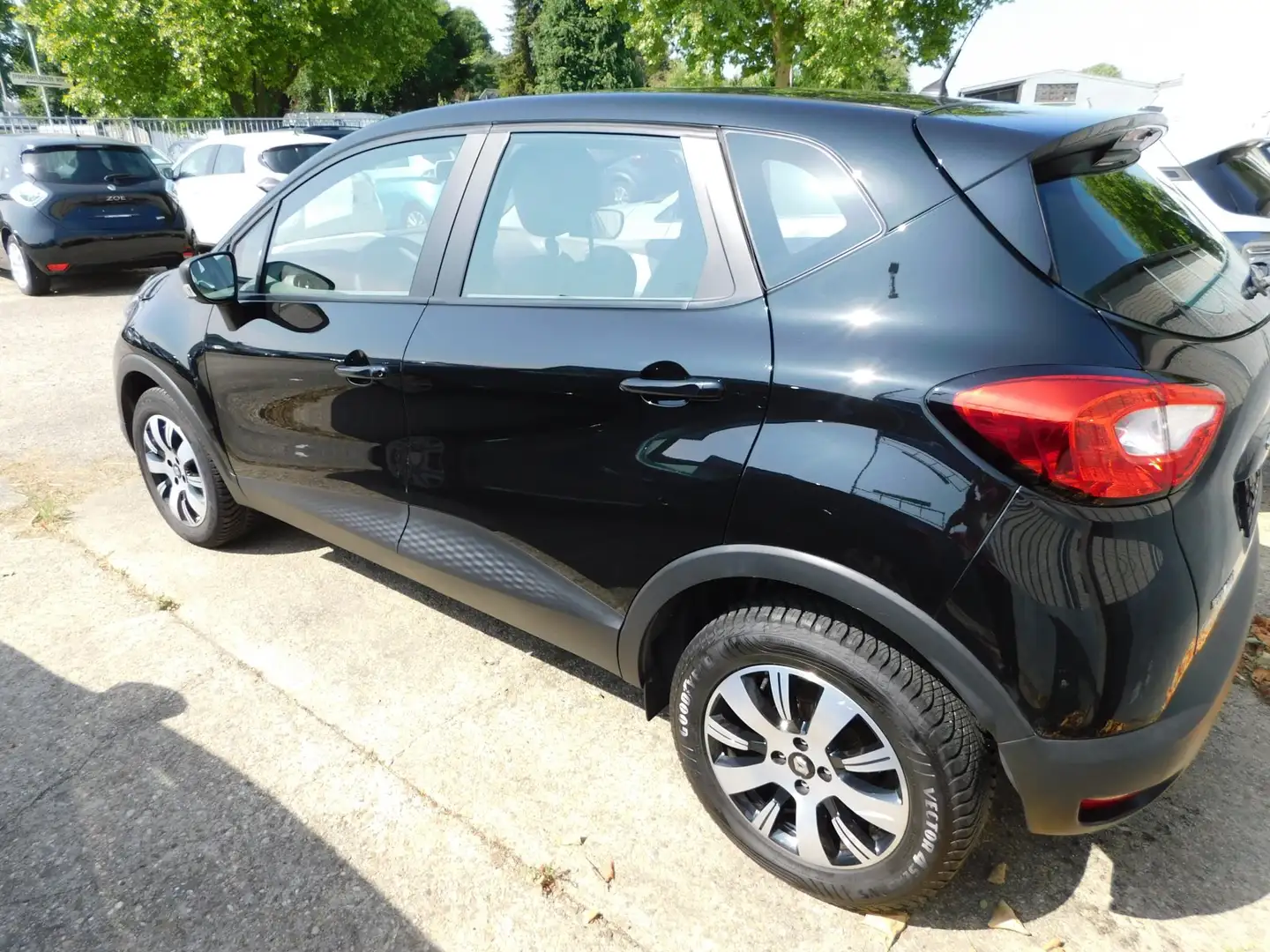 Renault Captur 1.2 TCe 120 ENERGY Schwarz - 2
