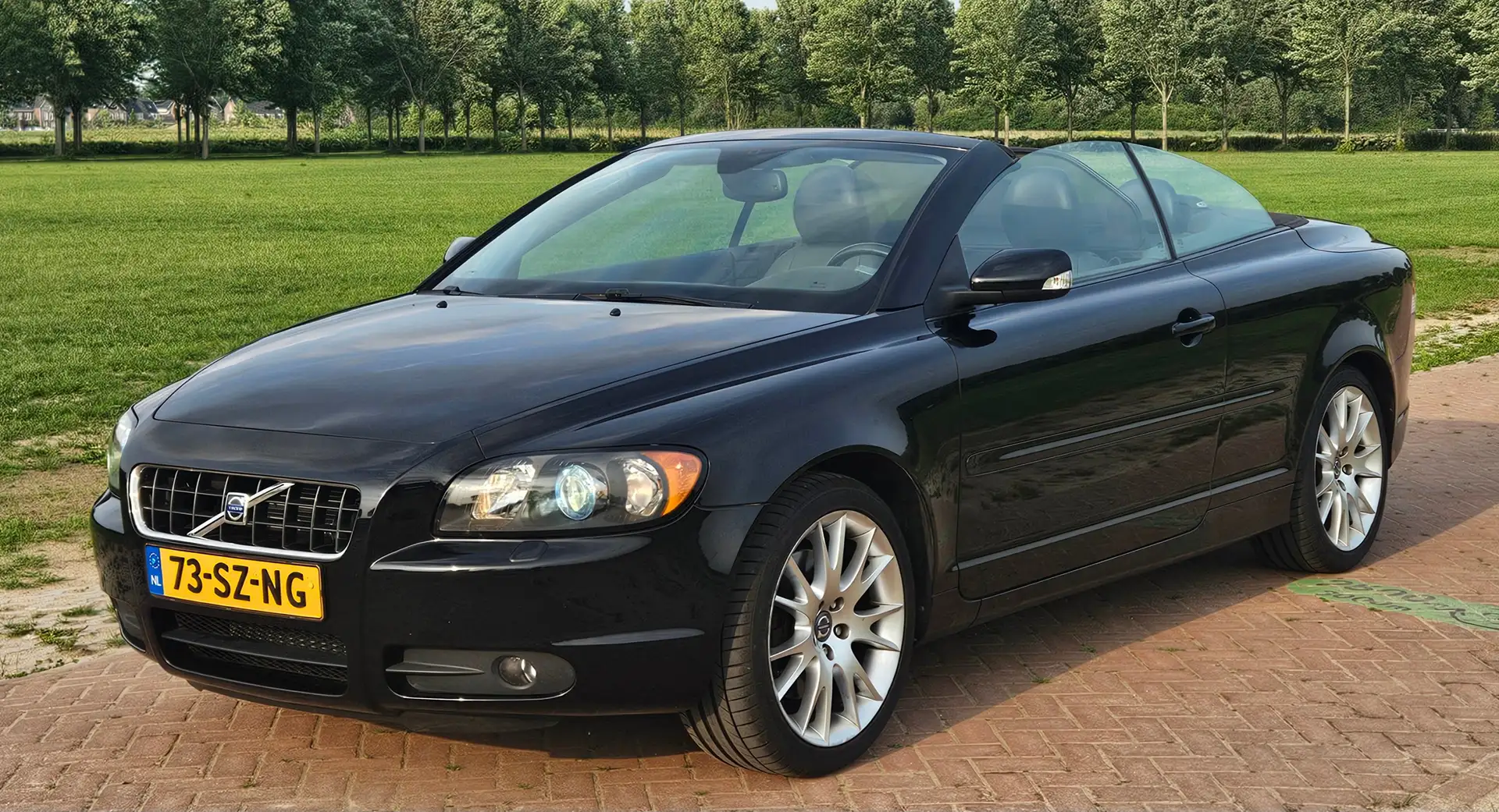 Volvo C70 2.4i Summum Automaat, Leer NAP logisch - 1