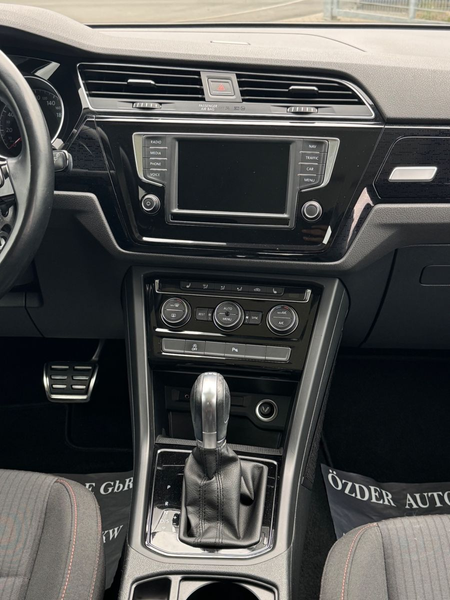 Volkswagen Touran 1.6 TDI Sound BMT+7 Sitzer+Finanzierung+ — photo 14