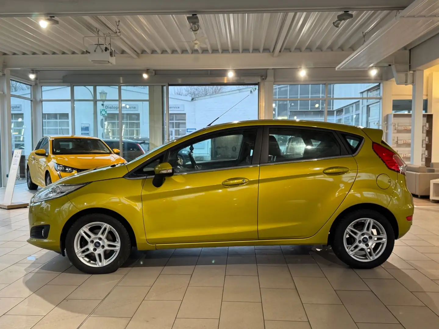 Ford Fiesta Titanium*KLIMAAUT.*PDC*SHZ*BLUET.*LED*USB Vert - 2