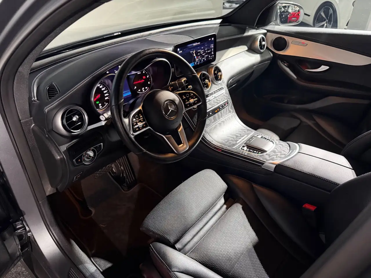 Mercedes-Benz GLC 200 d COUPE 4Matic / Exclusive Paket / Navi / LED / w Bild 23