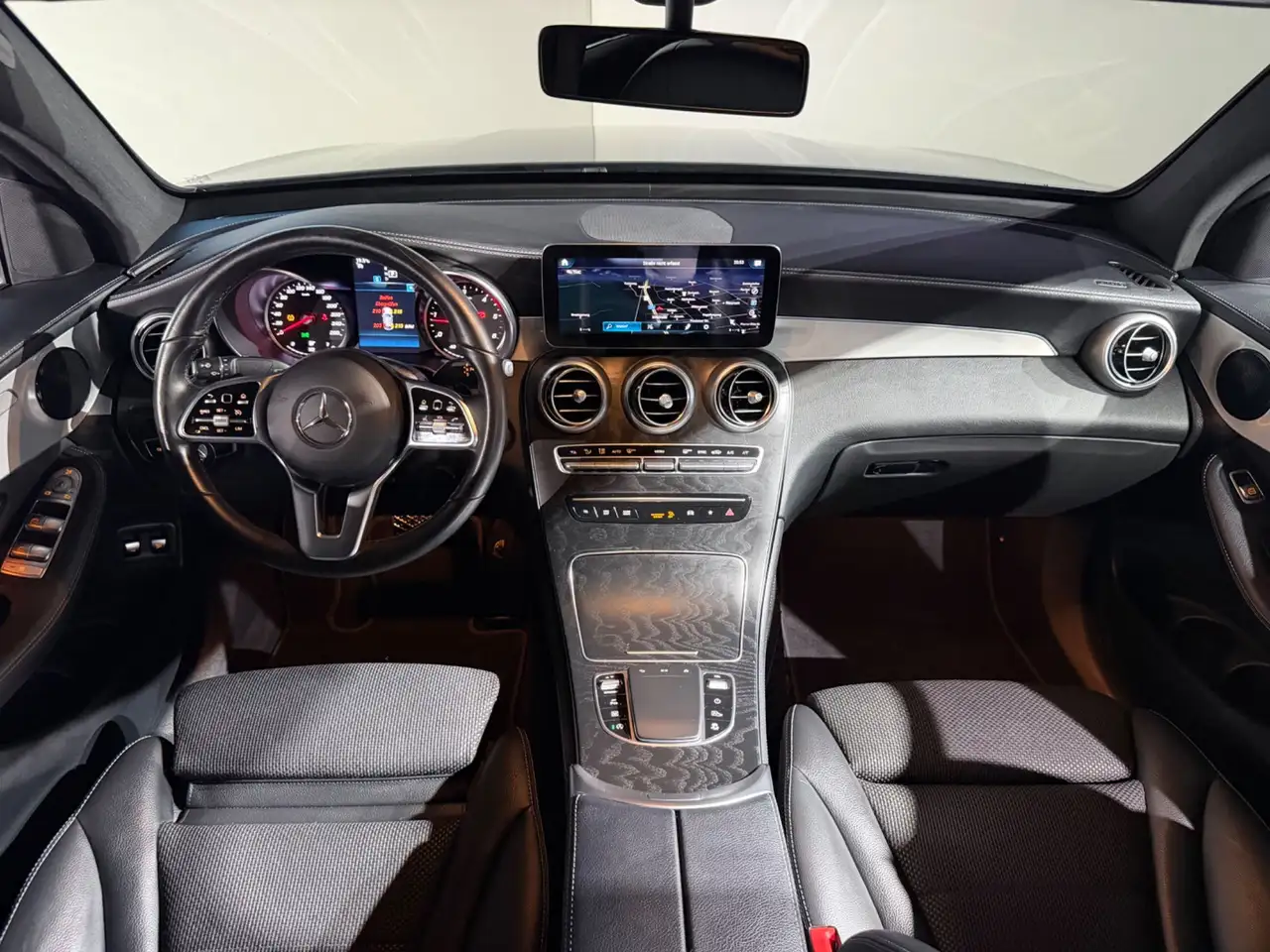 Mercedes-Benz GLC 200 d COUPE 4Matic / Exclusive Paket / Navi / LED / w Bild 21
