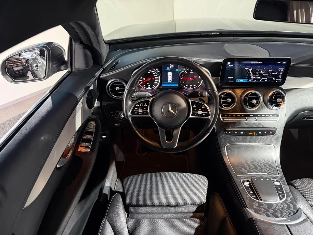Mercedes-Benz GLC 200 d COUPE 4Matic / Exclusive Paket / Navi / LED / w Bild 22