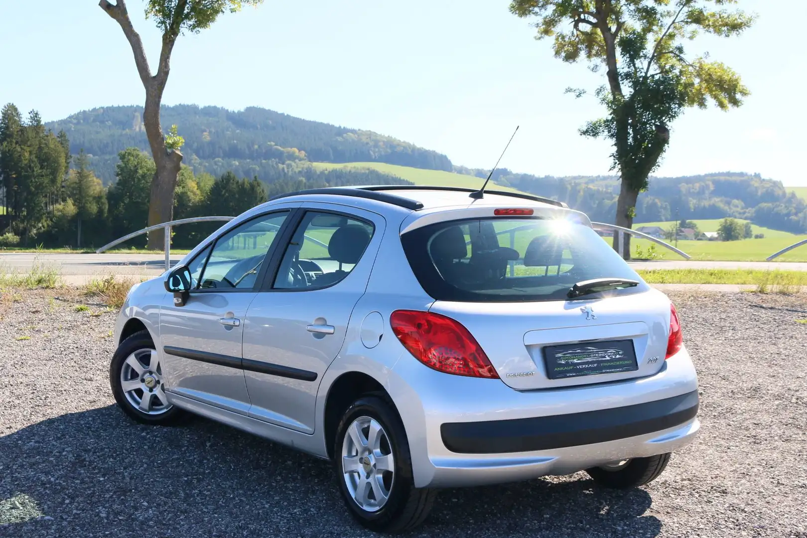 Peugeot 207 Tendance*Panoramadach*Top Zustand*8 fach bereift Grau - 2