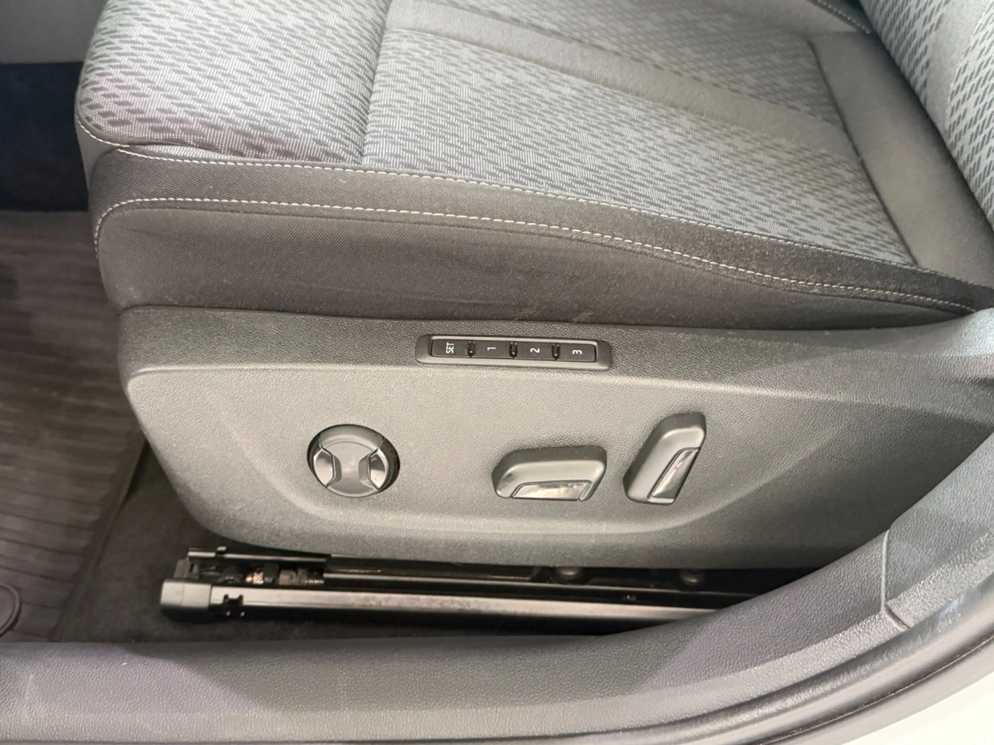 Skoda Octavia Combi 1,5 iV Style DSG — photo 11