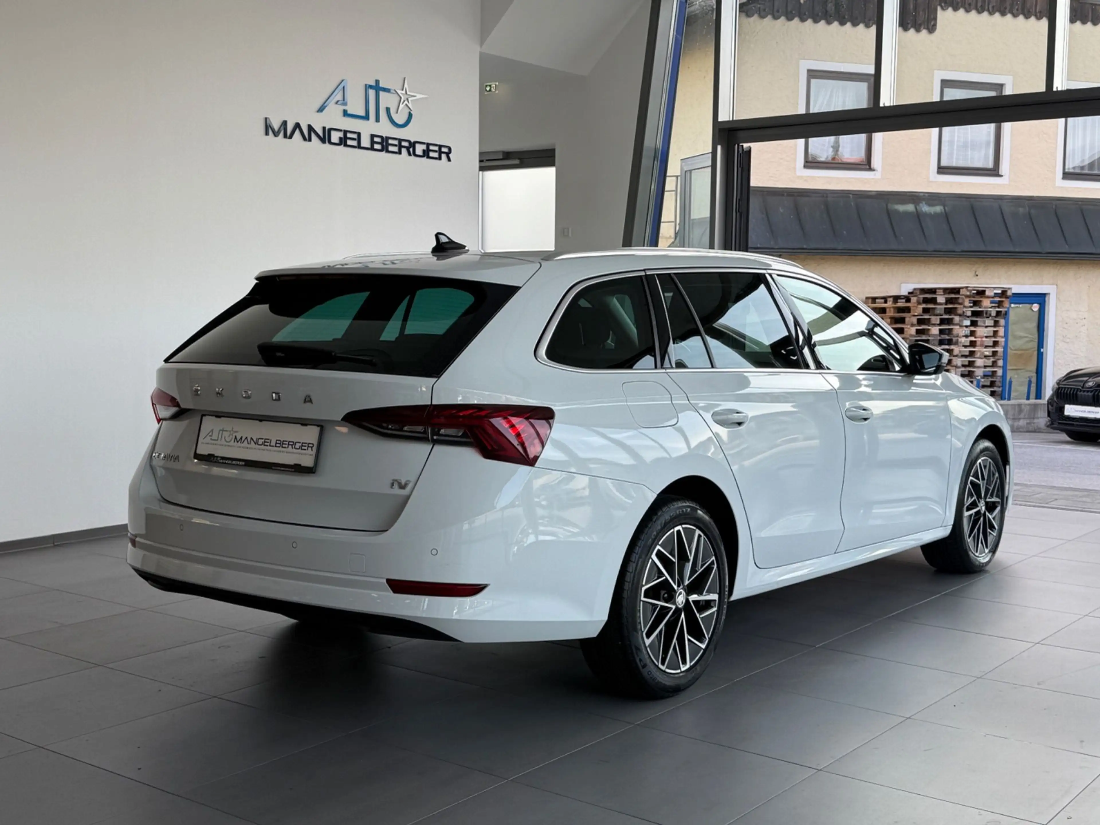 Skoda Octavia Combi 1,5 iV Style DSG — photo 5