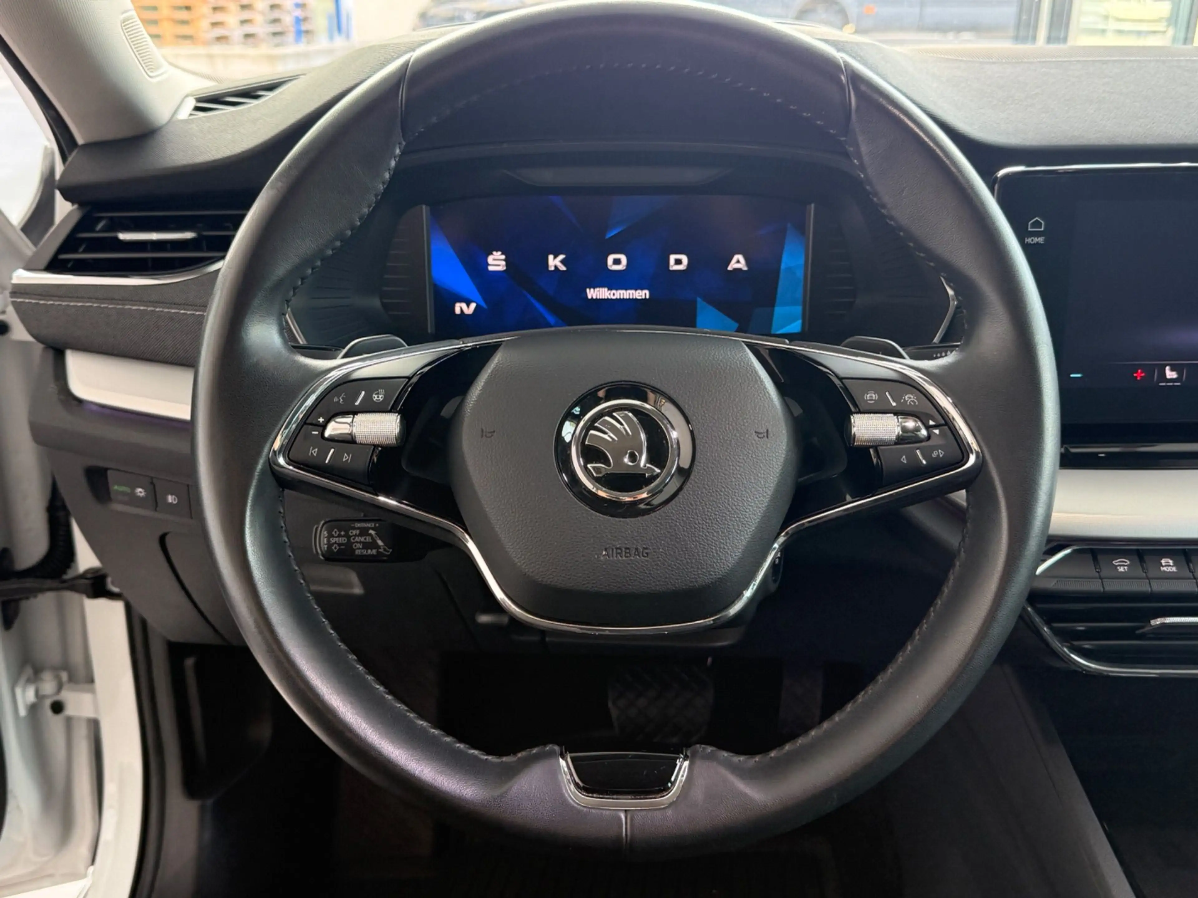 Skoda Octavia Combi 1,5 iV Style DSG — photo 12