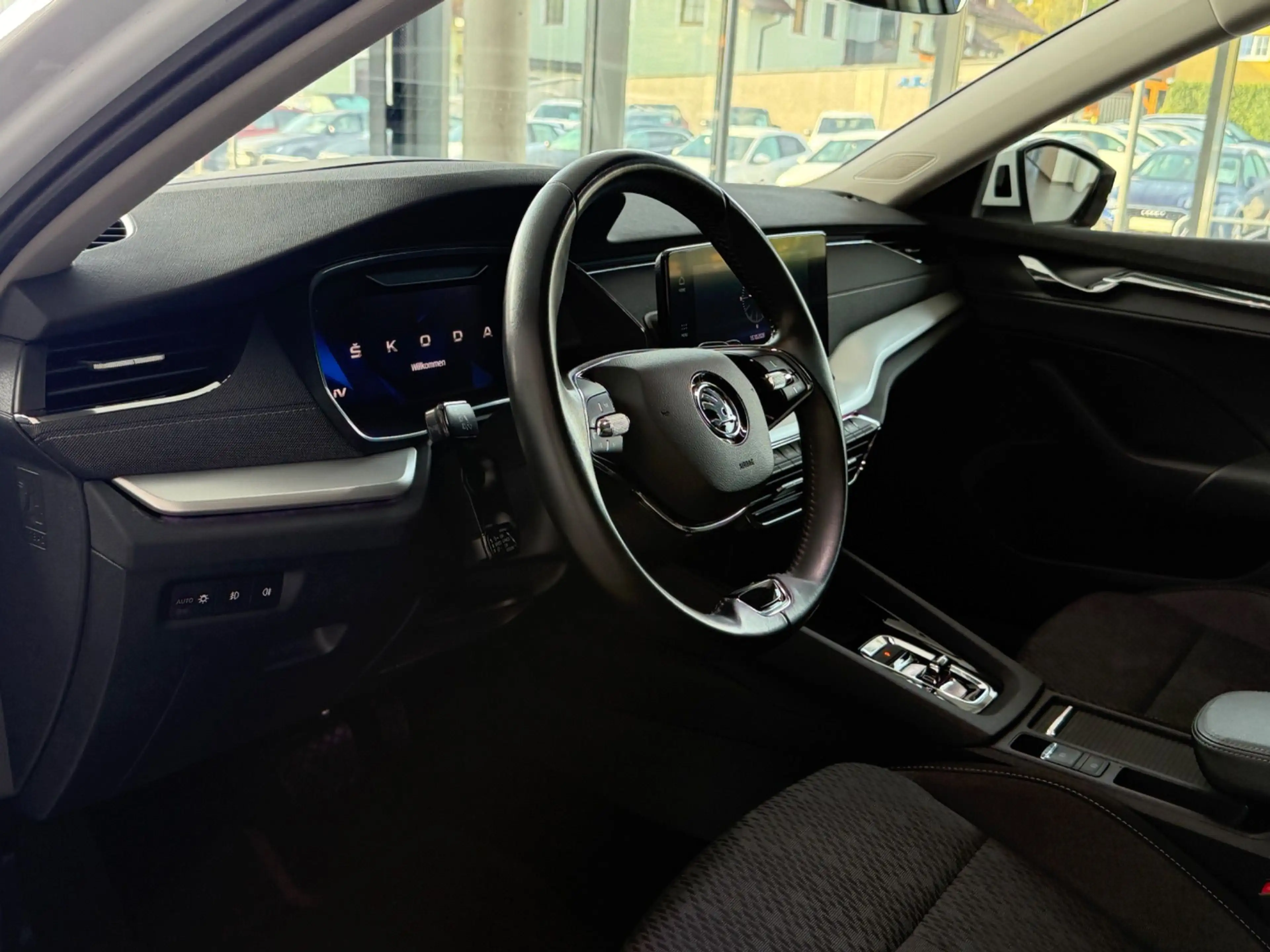 Skoda Octavia Combi 1,5 iV Style DSG — photo 9