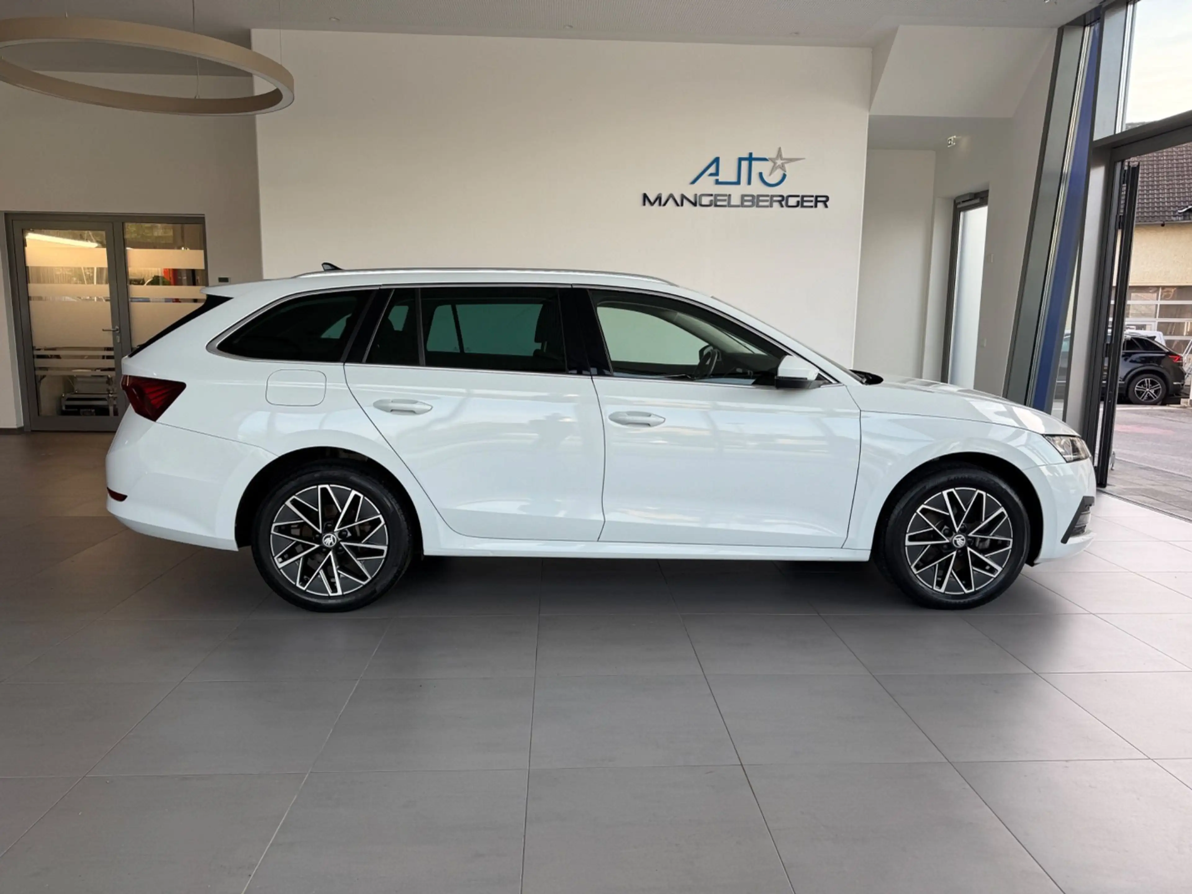Skoda Octavia Combi 1,5 iV Style DSG — photo 7