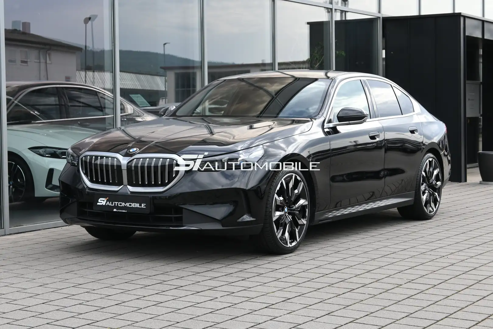 BMW 520 d xDr. *UVP 88.830€*MERINO*PANO*STHZG*360*21"* Negro - 1
