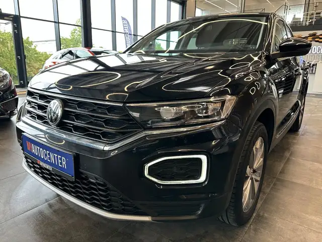 Volkswagen T-Roc view 4