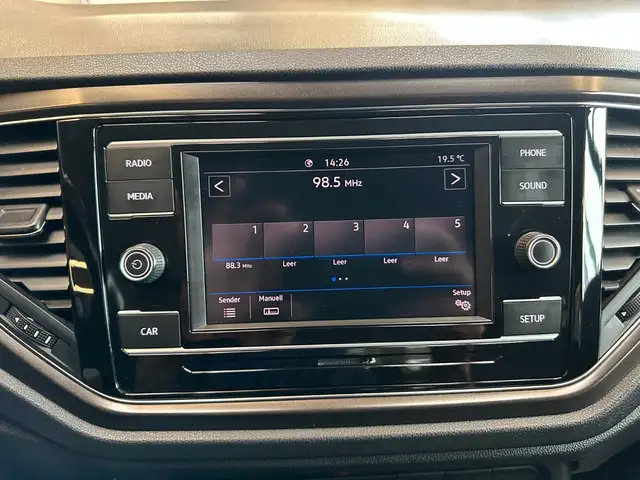 Volkswagen T-Roc view 14
