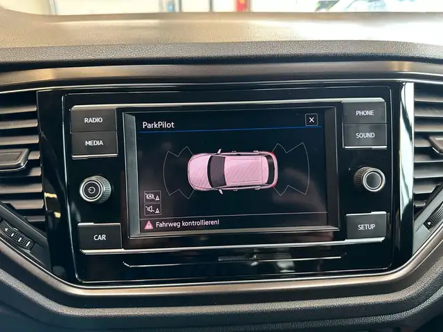 Volkswagen T-Roc view 15