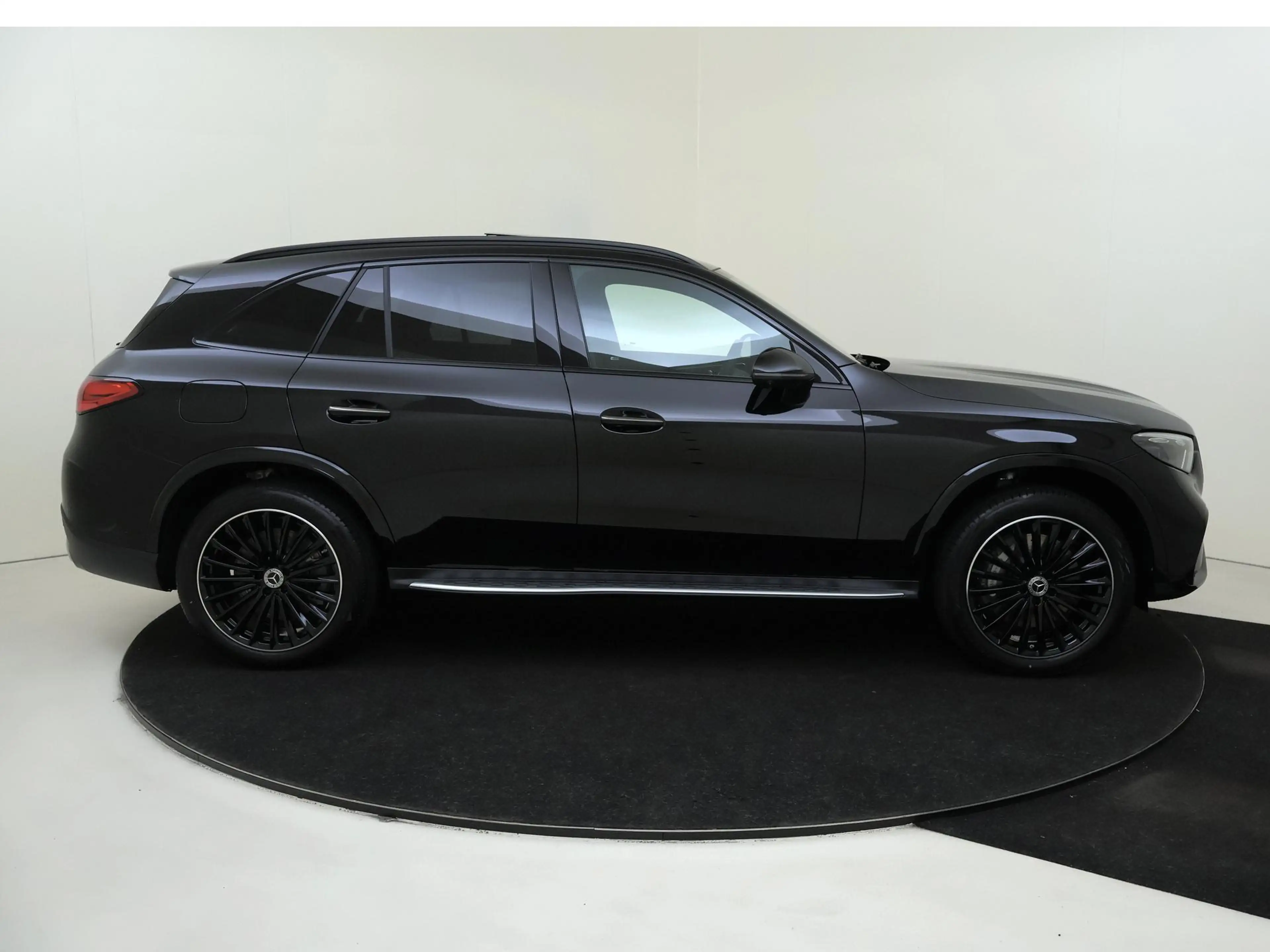 Mercedes-Benz GLC 300 300e 4MATIC Business Solution AMG — photo 9