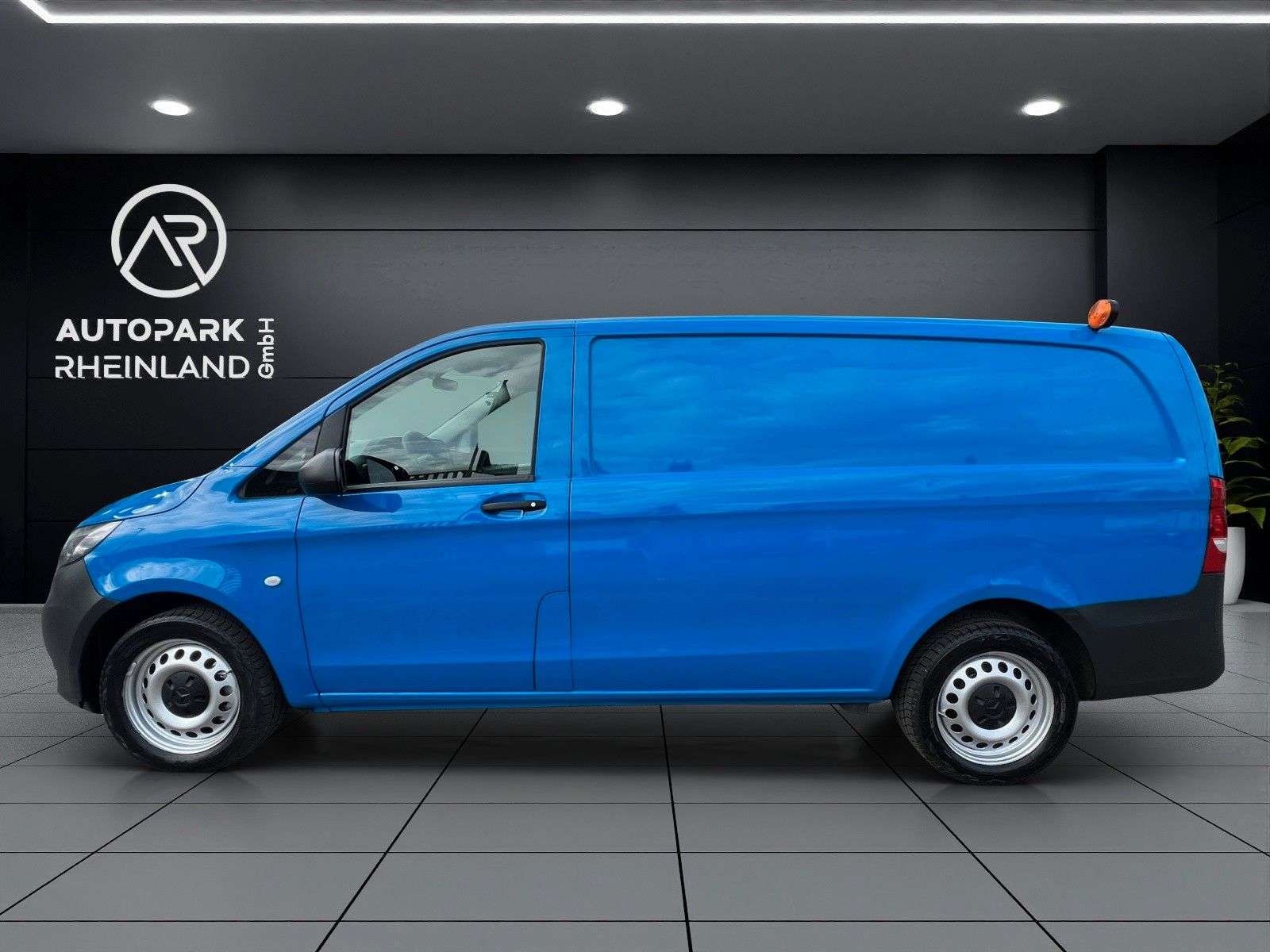 Second hand Mercedes Benz Vito 
