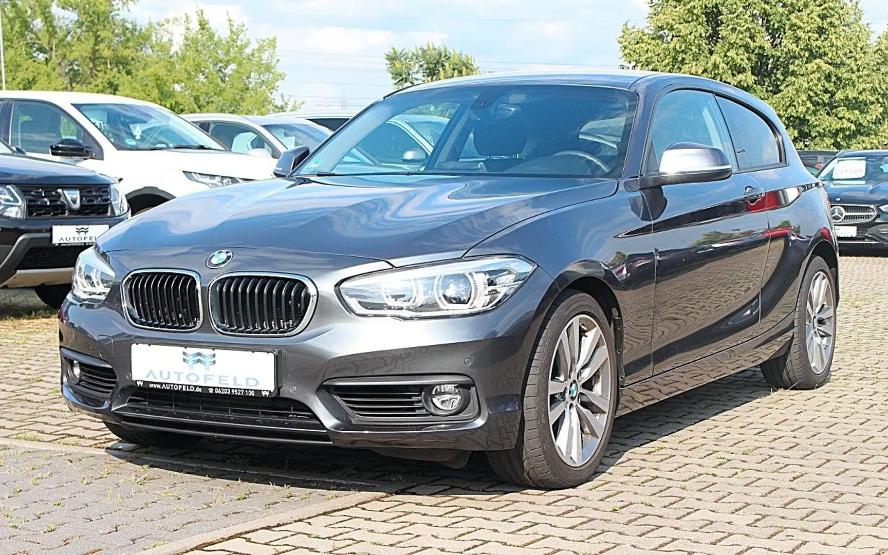 BMW 120 d/VOLL SHEFT/LED/NAVI/SHZ/PDC/RCAM/8FACH/BT/ Grau - 1