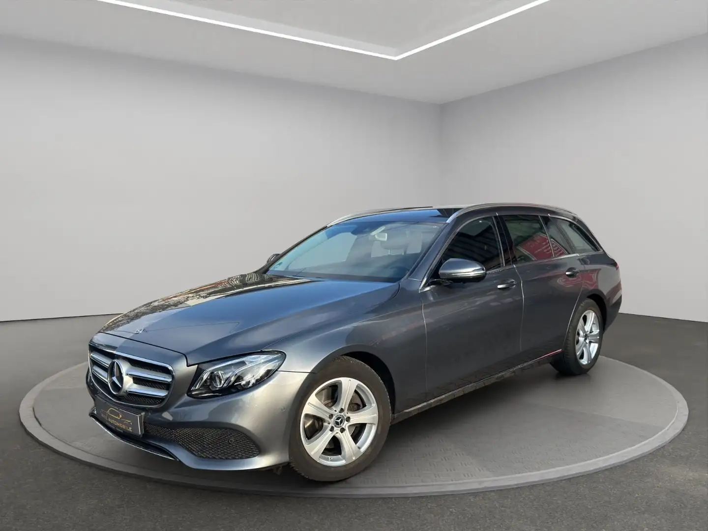 Mercedes-Benz E 250 E -Klasse T-Modell E 250*2 Hand*360° Kamera* Grigio - 1