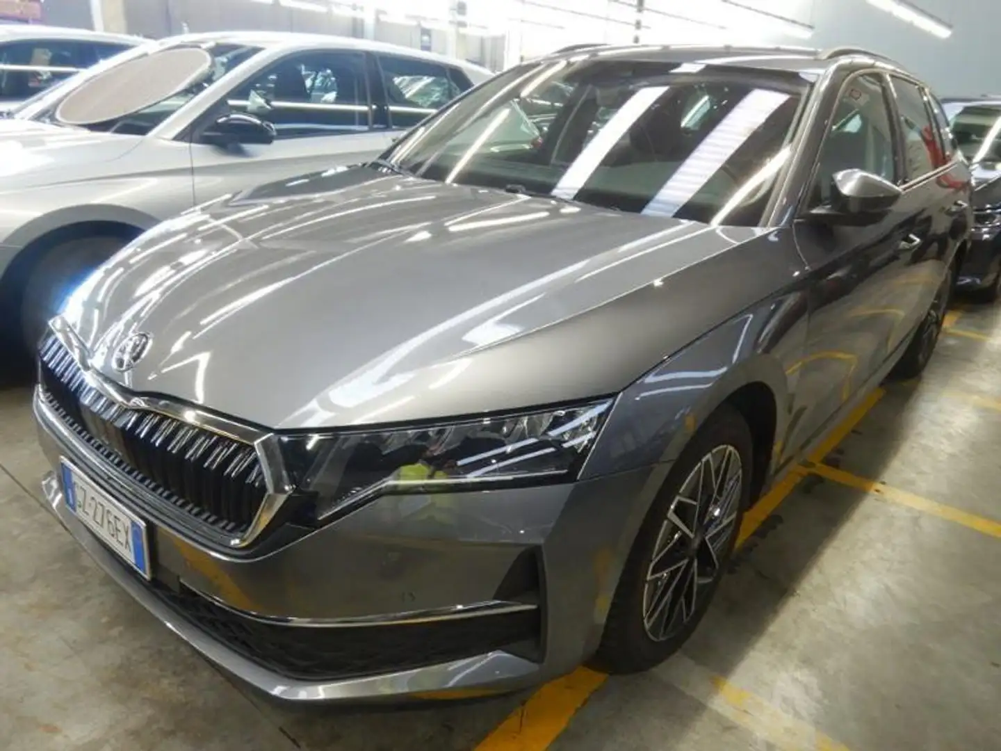 Skoda Octavia OCT.WAGON Executive 2.0 TDI 150CV DSG Grigio - 2