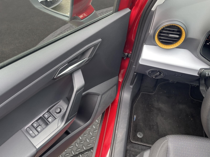 SEAT Arona Style Navi Tempomat Allwetter LED PDC — photo 11