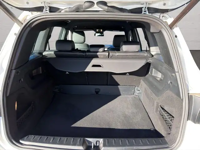 Mercedes-Benz GLB view 14