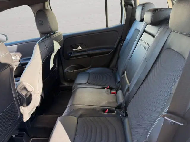 Mercedes-Benz GLB view 10