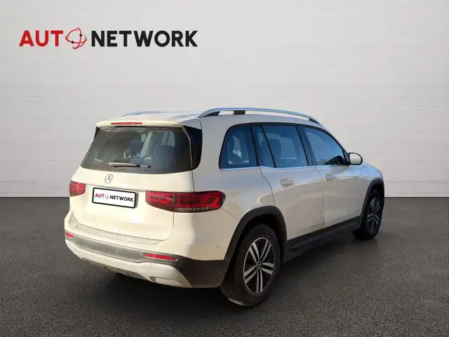 Mercedes-Benz GLB view 2