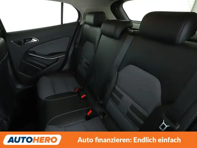 Mercedes-Benz GLA view 14