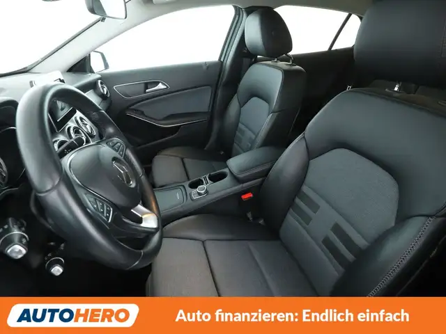 Mercedes-Benz GLA view 10