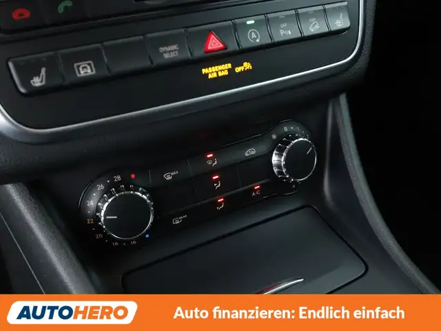 Mercedes-Benz GLA view 23