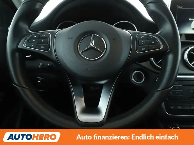 Mercedes-Benz GLA view 19