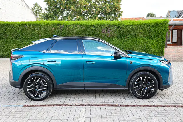 Peugeot 3008 view 4