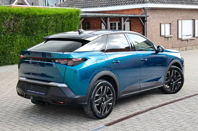 Peugeot 3008 view 5