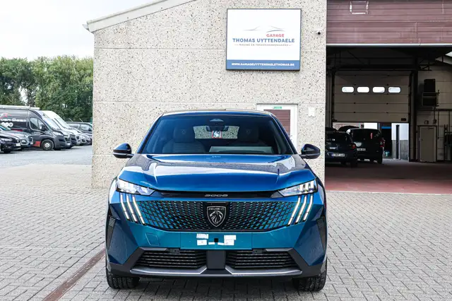 Peugeot 3008 view 2