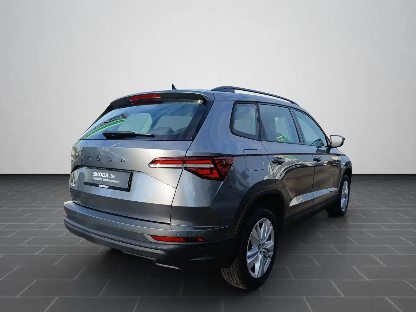 Skoda Karoq Selection 1.5 TSI DSG Navi Climatronic PDC Gris - 2