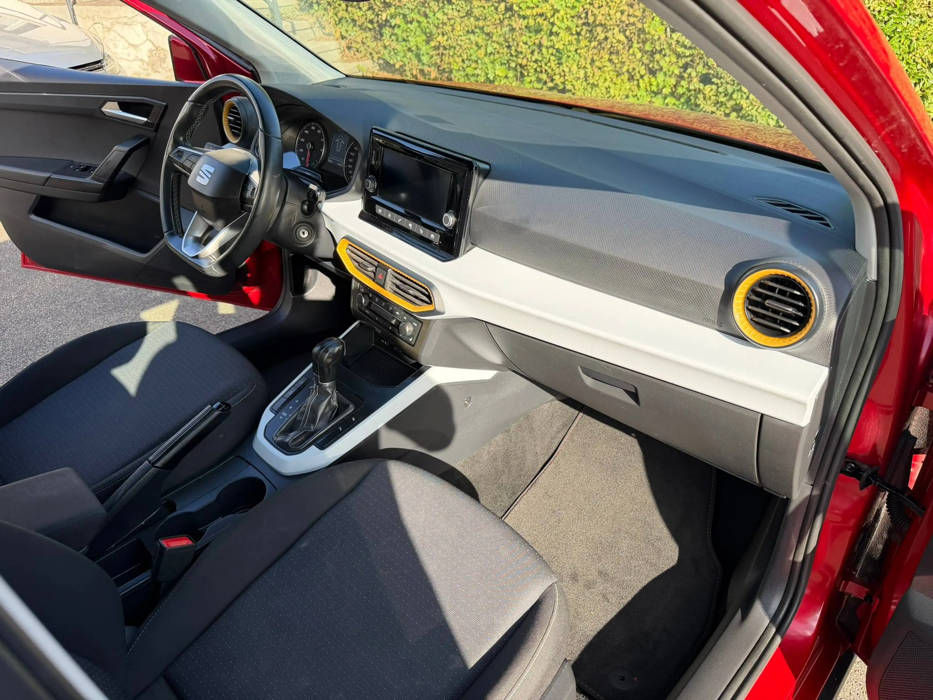 SEAT Arona 1.0 TSI Style DSG | ACC | Apple Carplay | Kamera | — photo 12