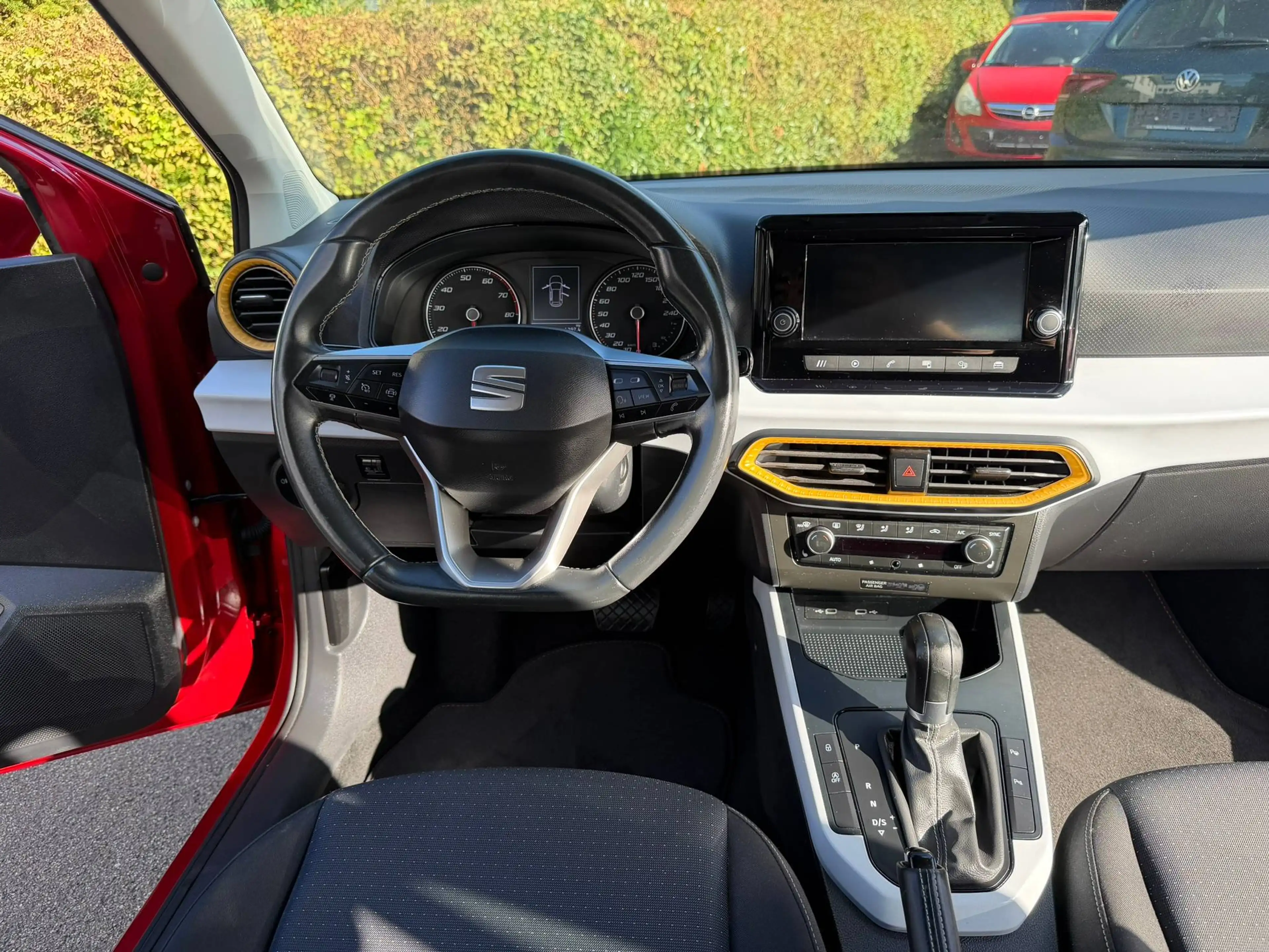 SEAT Arona 1.0 TSI Style DSG | ACC | Apple Carplay | Kamera | — photo 13
