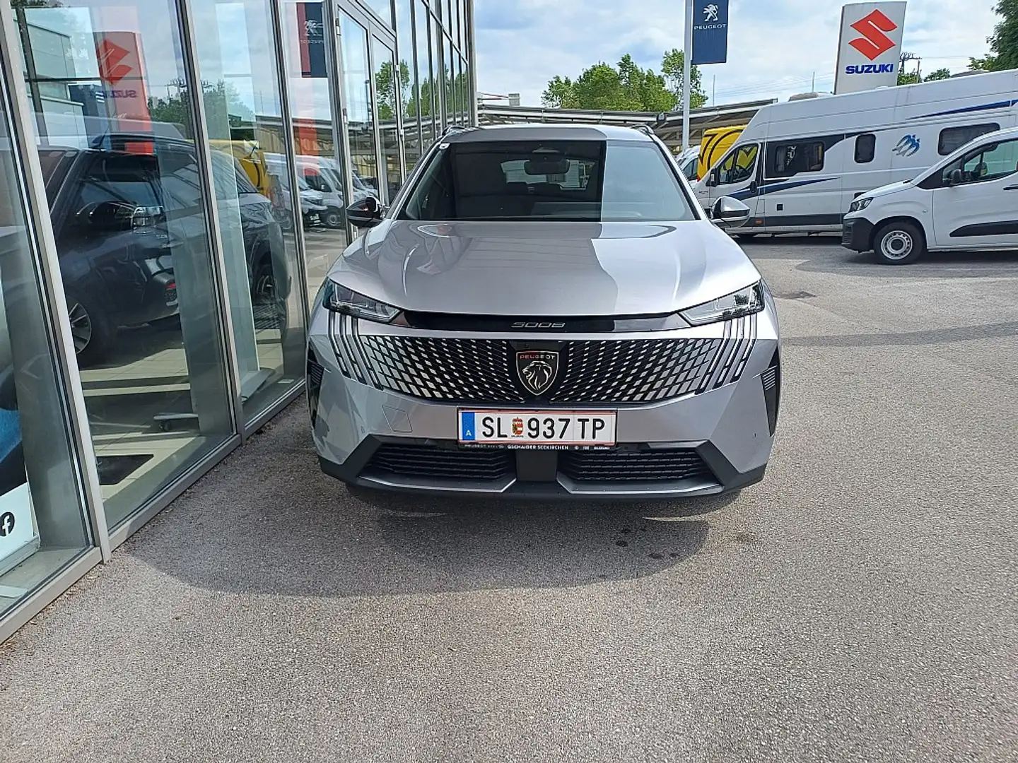 Peugeot 5008 mHEV 145 e-DCS6 Allure Aut. Gris - 2