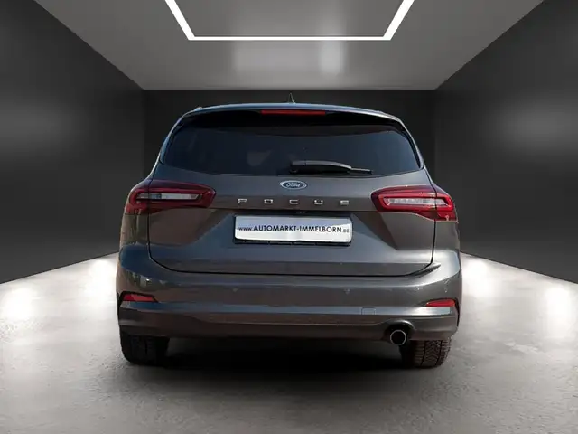 Ford Focus view 10