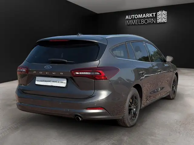 Ford Focus view 7