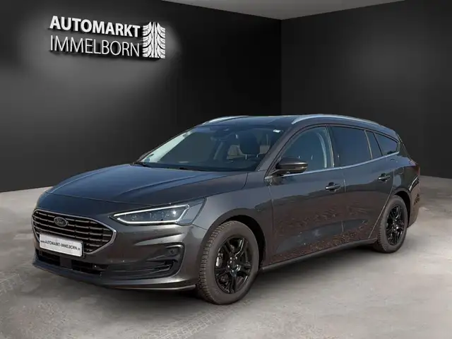 Ford Focus view 4