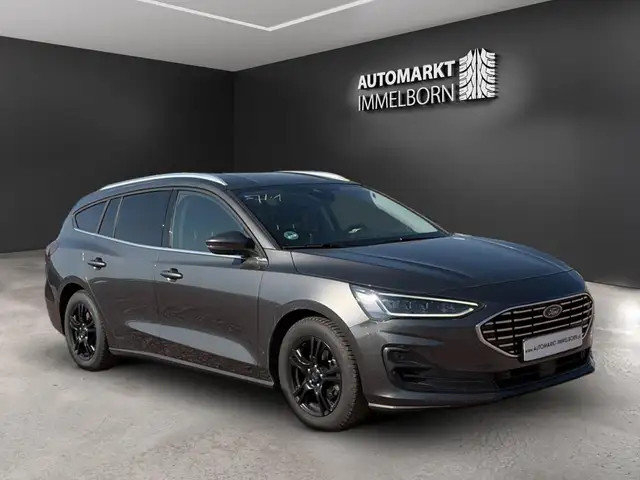 Ford Focus view 2