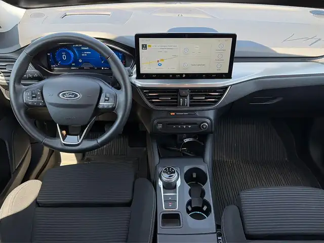 Ford Focus view 14