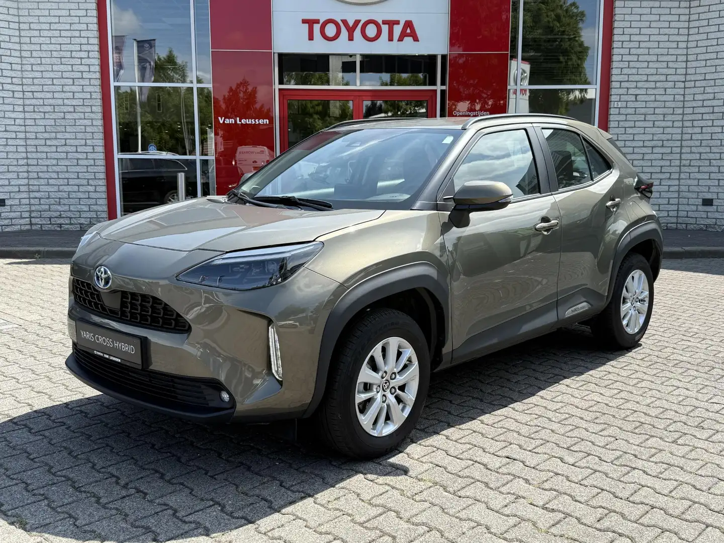 Toyota Yaris Cross HYBRID 115 DYNAMIC NAVI STOELVERW EL-KLEP KEYLESS Groen - 1