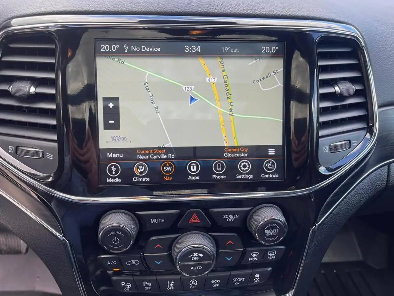 Jeep Grand Cherokee снимка Jeep Grand Cherokee