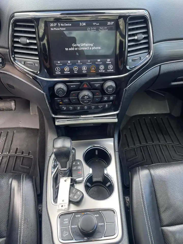 Jeep Grand Cherokee снимка Jeep Grand Cherokee